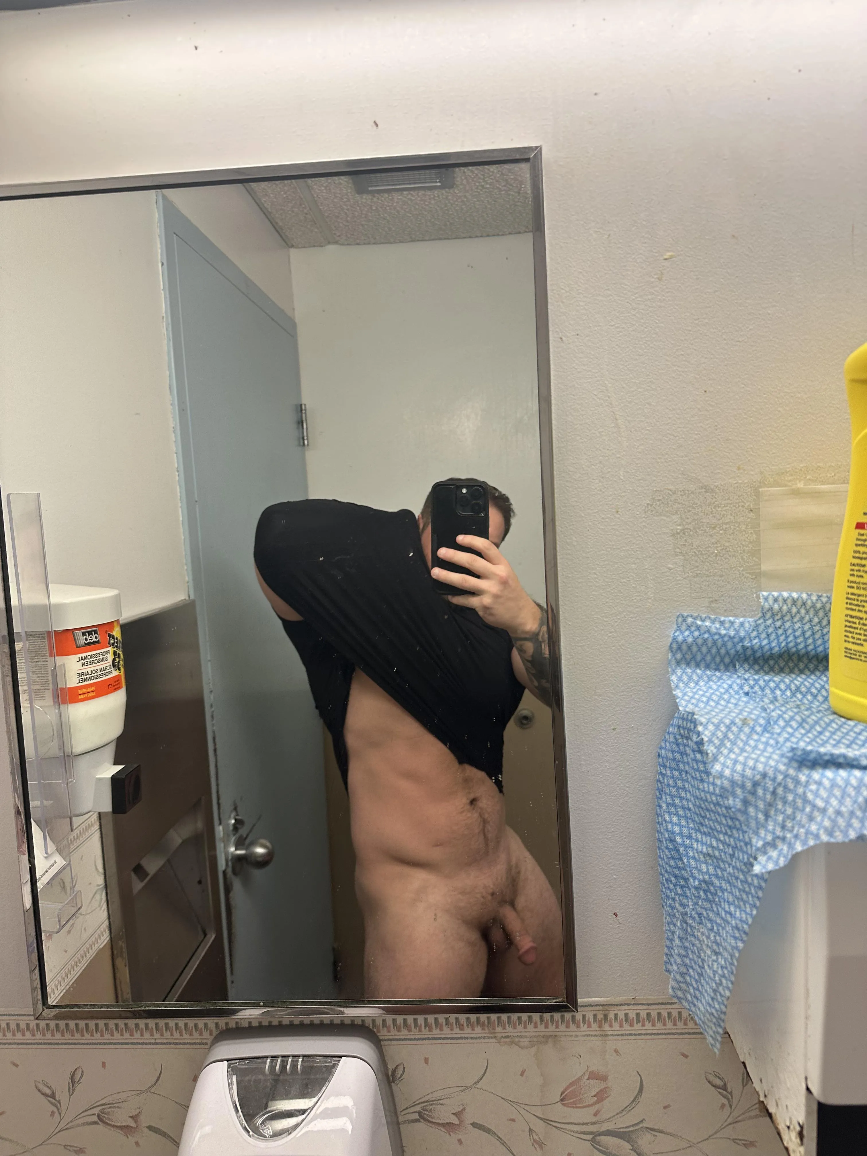 Hanging out at work (28)