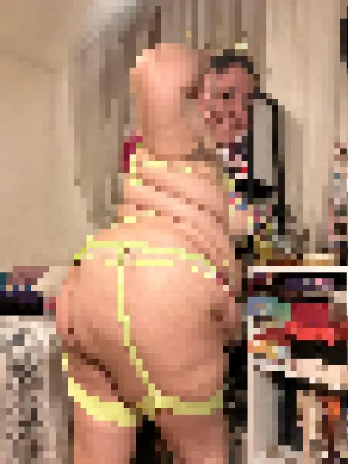 I hear you love to simp to pixels