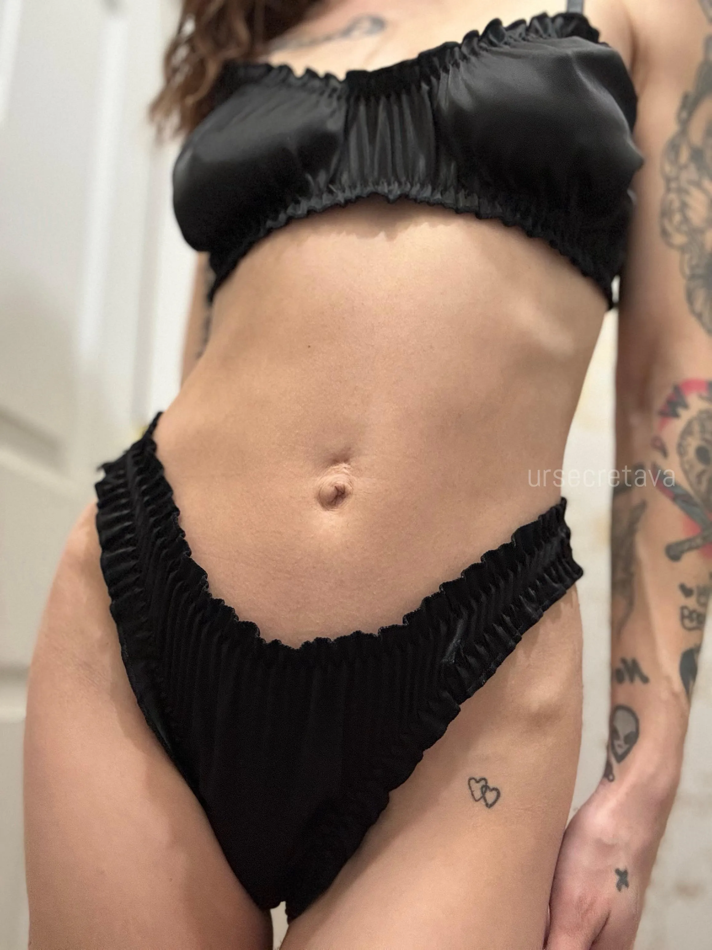 I love this satin set 😍