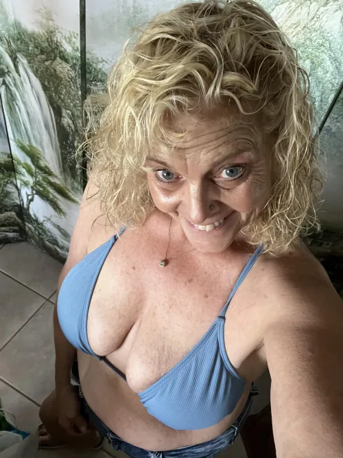 I love when the sun shines on my freckles. How about you?