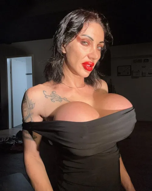 Imagine being the one to remove this tube top, bet you'll love to see what I'm hiding.