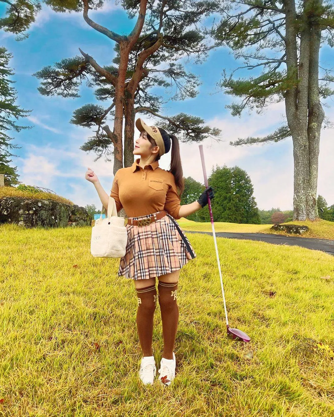 Leaves a trail of broken hearts