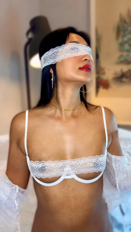 Take off my lingerie and explore Thai hospitality