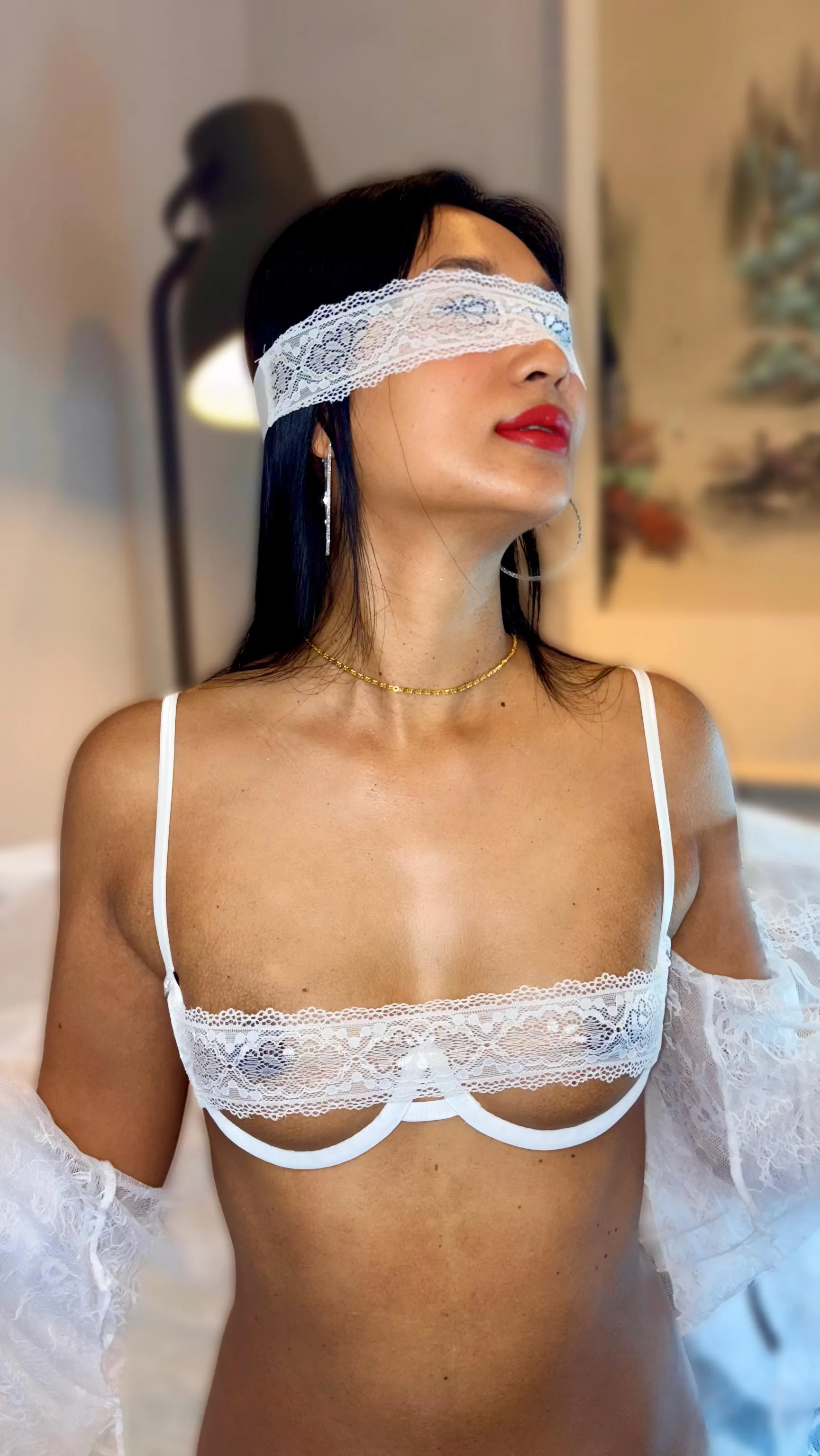 Take off my lingerie and explore Thai hospitality