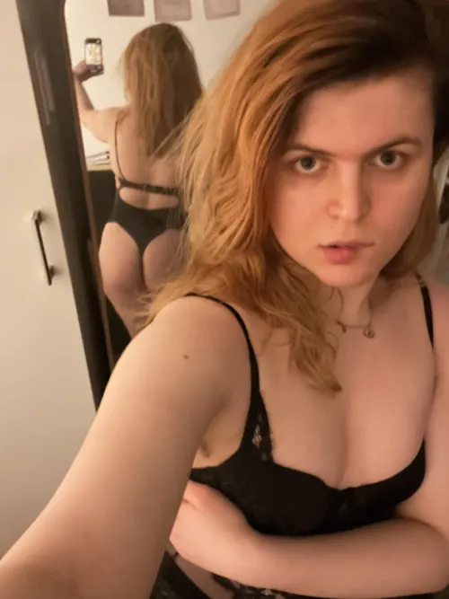 Wanna see what underneath?❤️