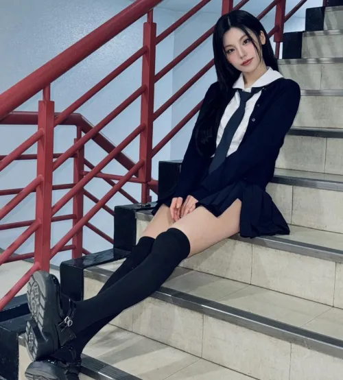 All it took was an encounter on the stairs, where your gf Yeji saw the bulge in the pants of a stranger. She made you wait outside while she made terrible slurping and moaning noises that echoed throughout the stairwell. You tried your best to ignore her