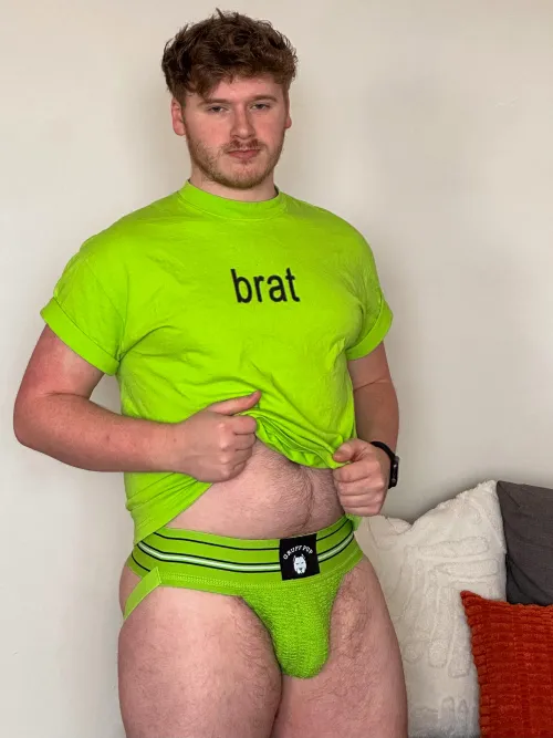 finally got a jock that matches my shirt 💚 [27]