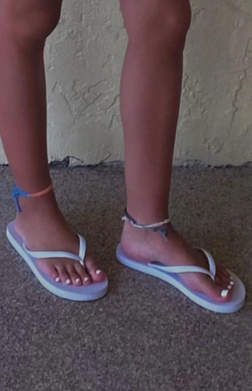 Flip Flops with White Toes 😍