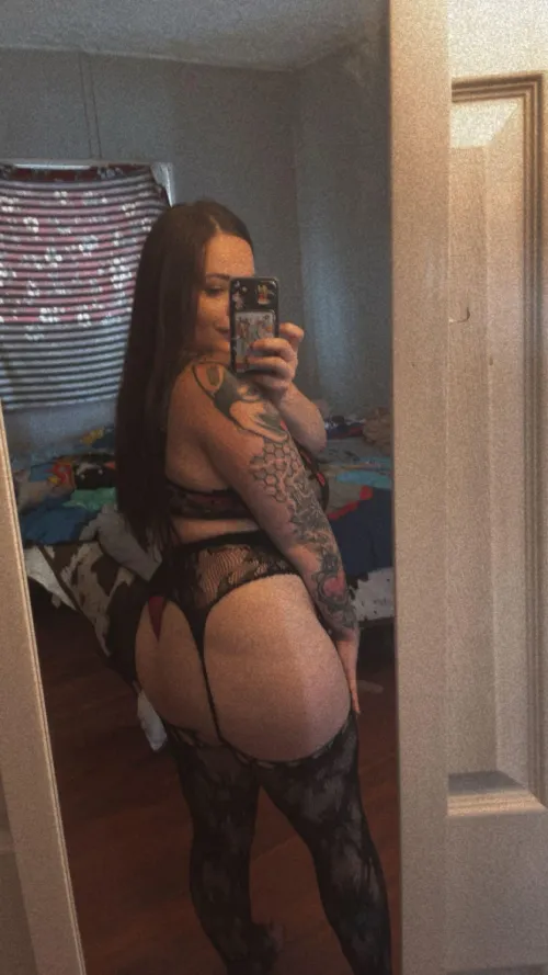 I would love a SD 💞 thick tatted gamer girl I love showing off hmu ♥️