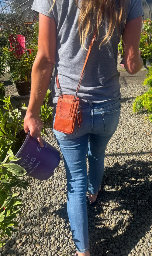 If the back looks this tight, just imagine what the front’s doing… 😏👖