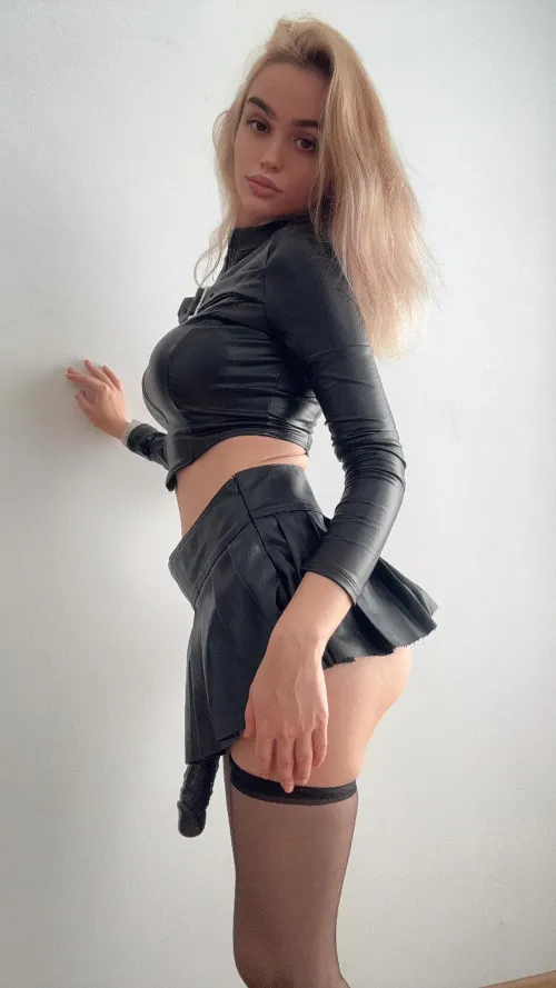 If your girlfriend keep comparing you to her ex and makes you feel like a loser, how long would you keep her around ?