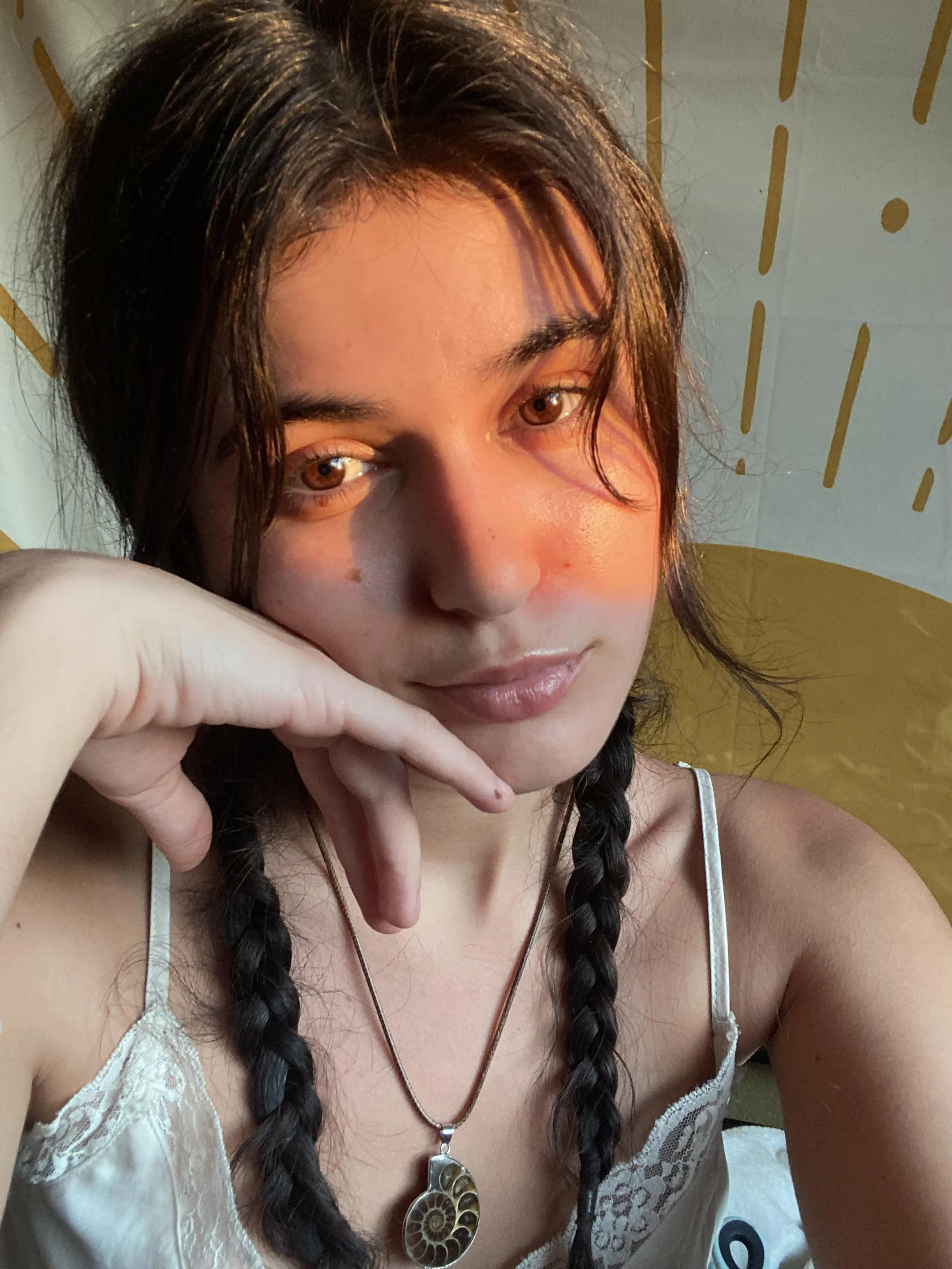 Just here to let y’all see my pretty face ✨