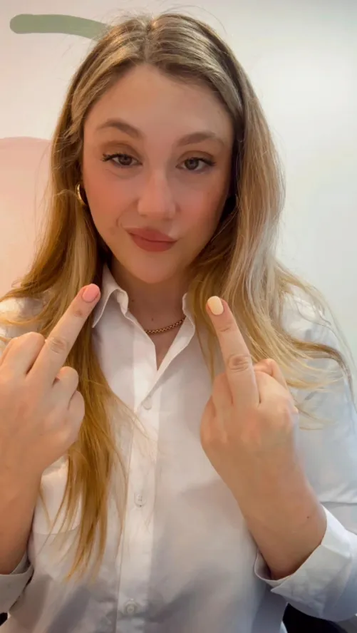 Just let yourself go and lose yourself in me, you don't know the things you will discover when you are close to me.