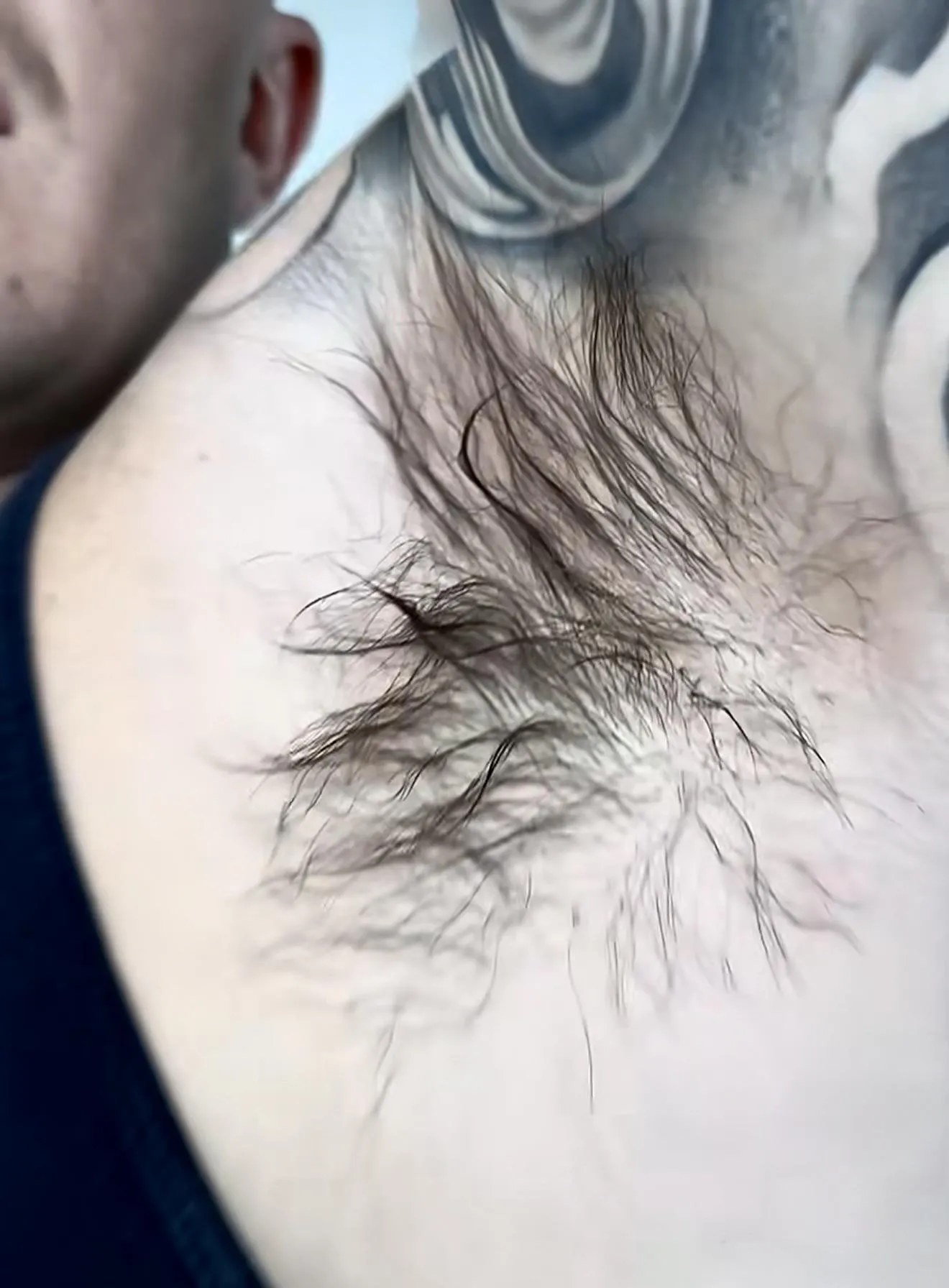 Love a hairy pit close-up 😍