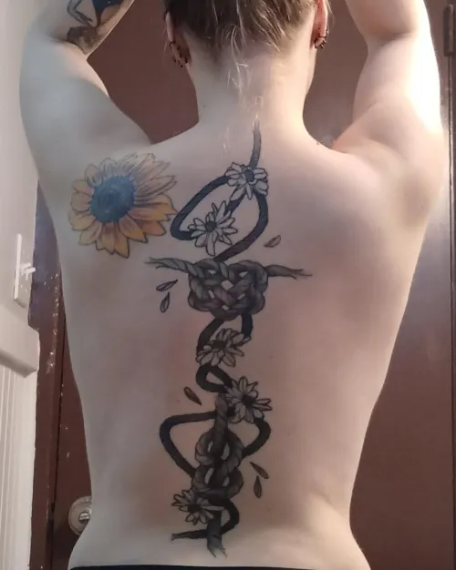 Love my knots💚💚