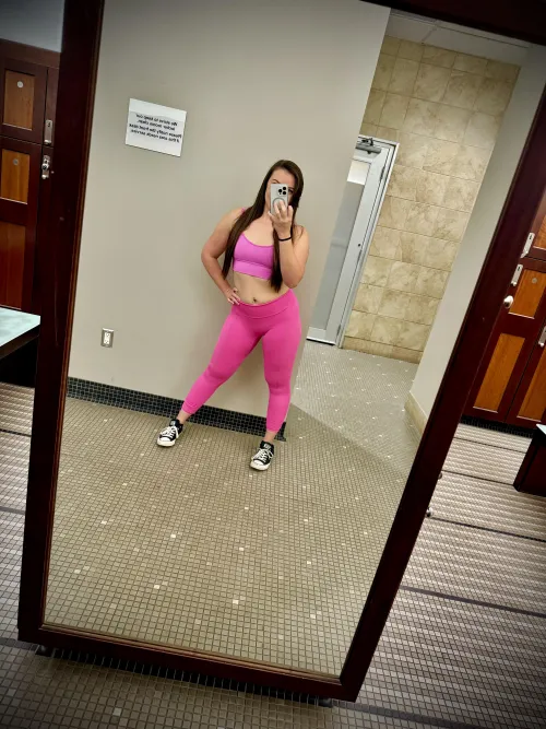 Love pink leggings! 🩷