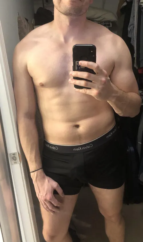 [M] My wife still obsesses over my hands (and so did my past partners). Would you?