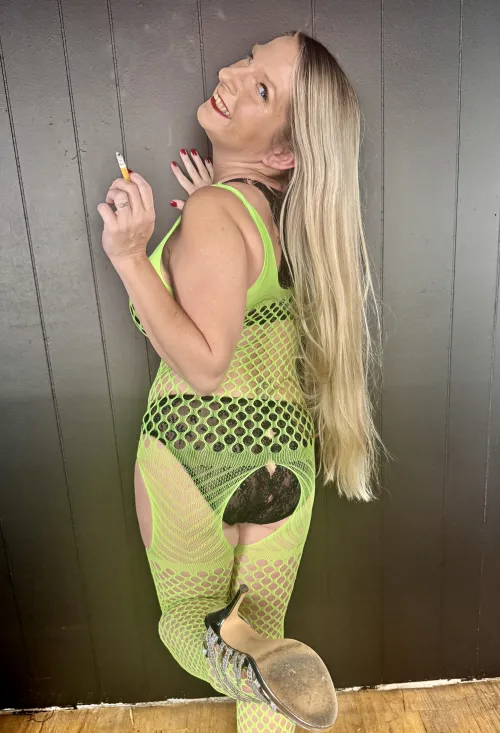 Milf burning money one cigarette at a time. 💸💨