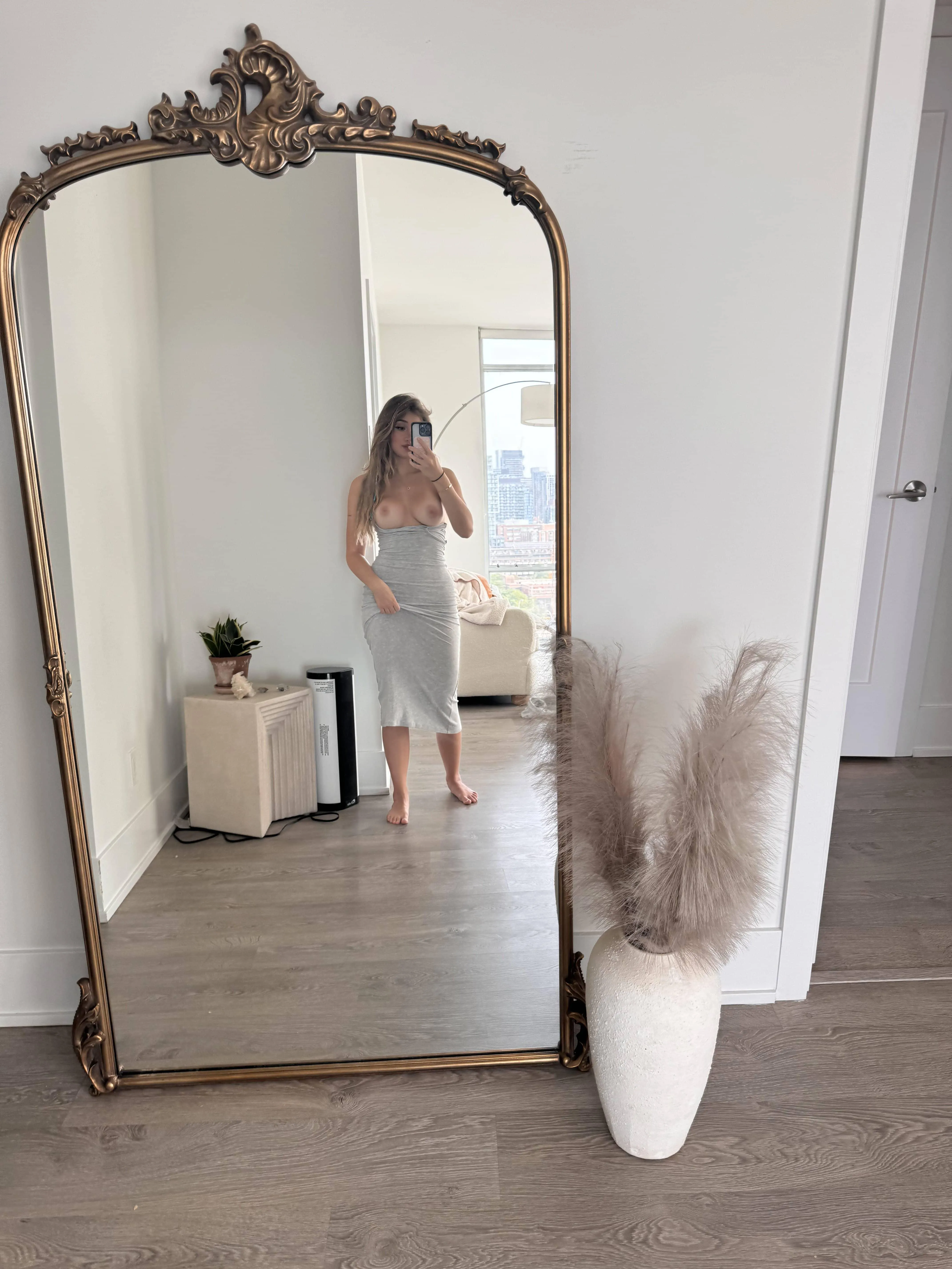 mirror said ‘damn’ before u even could