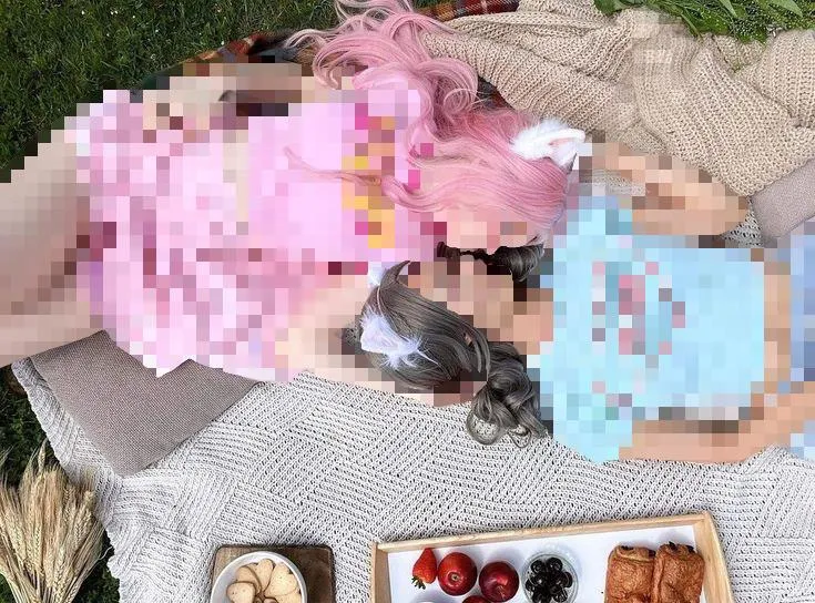 Pink or blue? 🌸🦋