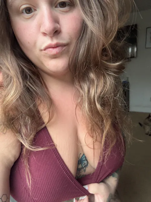 Sunday funday with your favorite BBW stoner covered in tattoos !