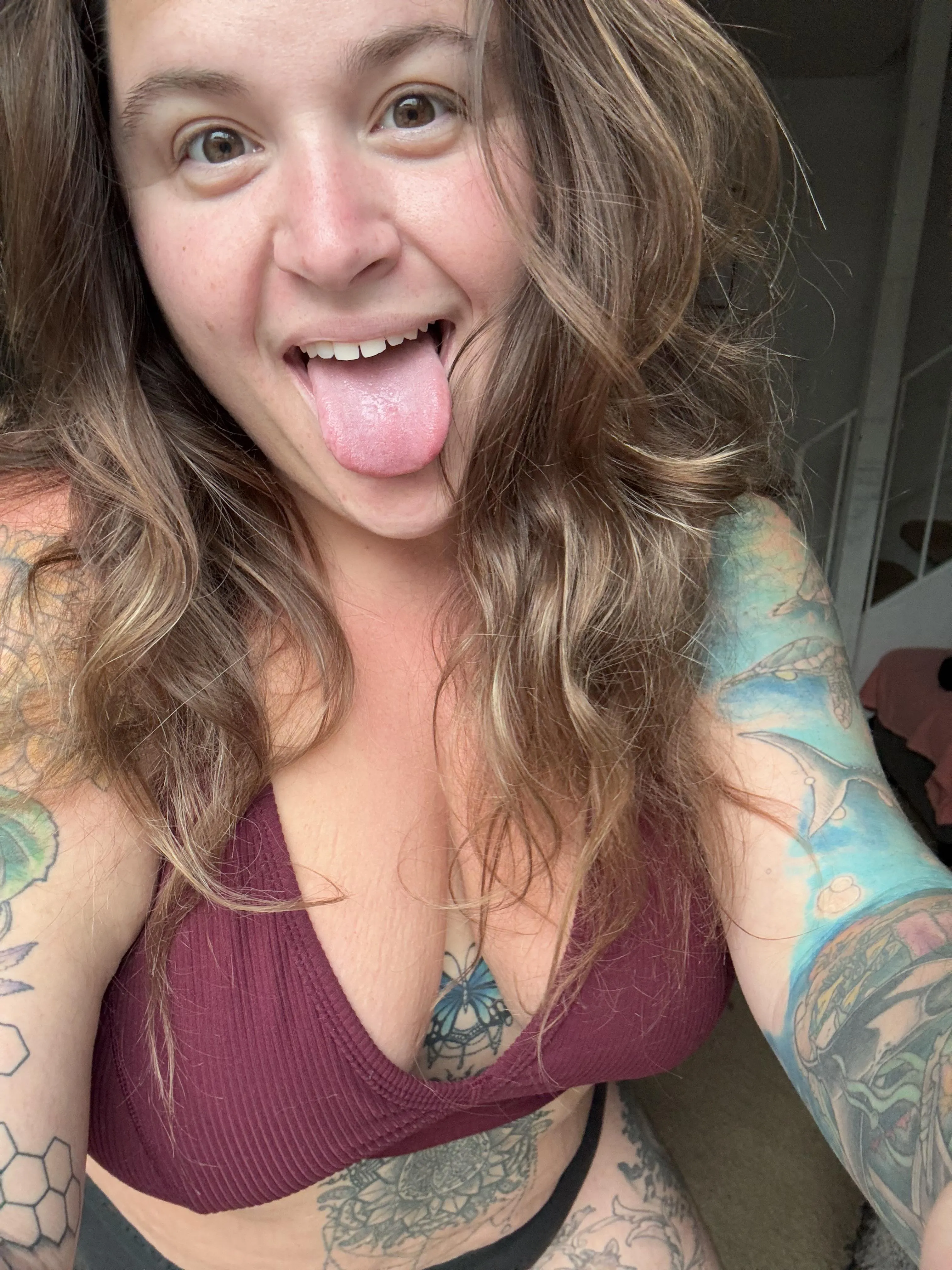 Sunday funday with your favorite BBW stoner covered in tattoos !