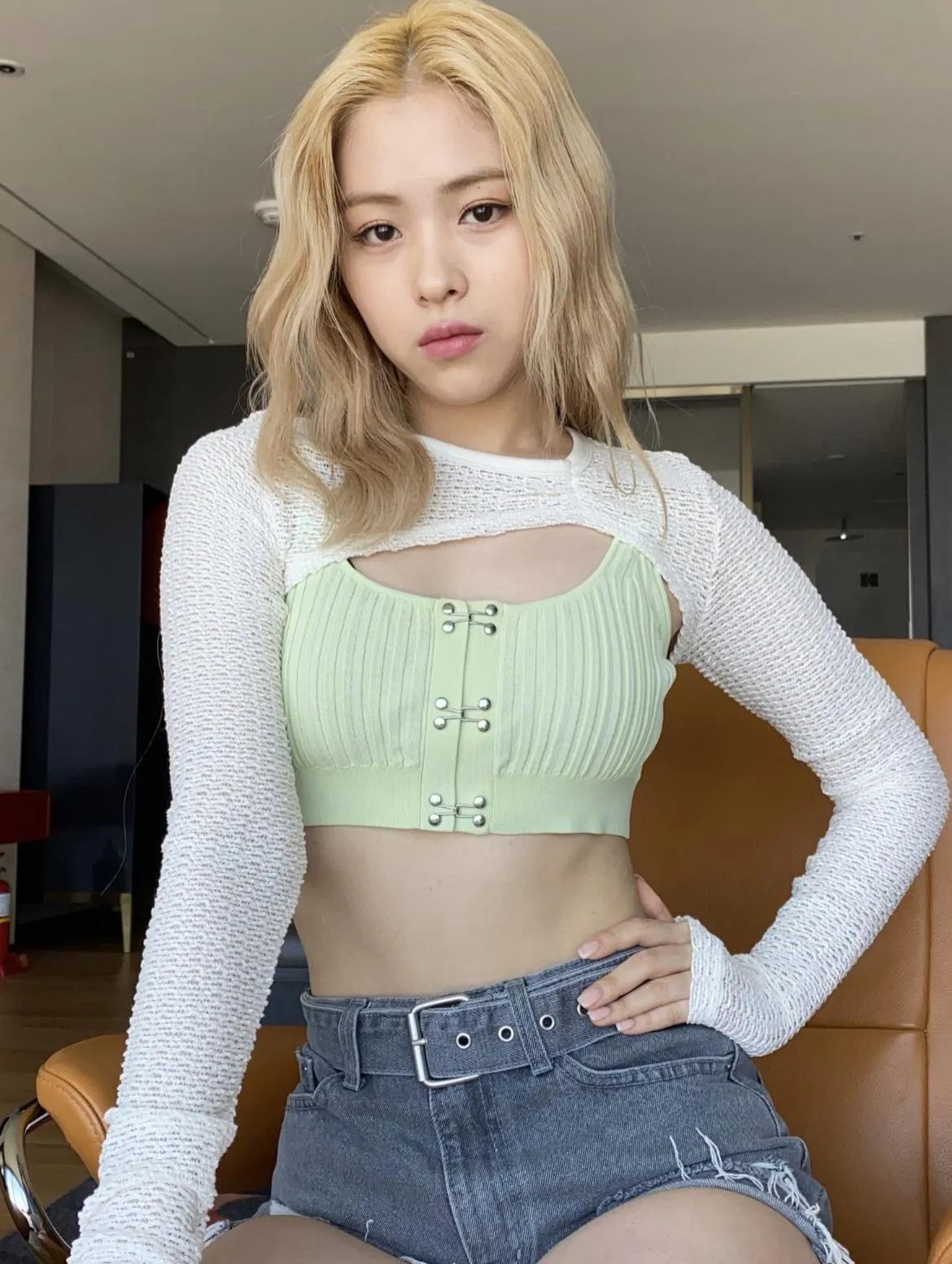 The look Ryujin gives you upon seeing your cock is nothing short of comedy gold. Now let me show you the look she gives a real man with a real cock. 