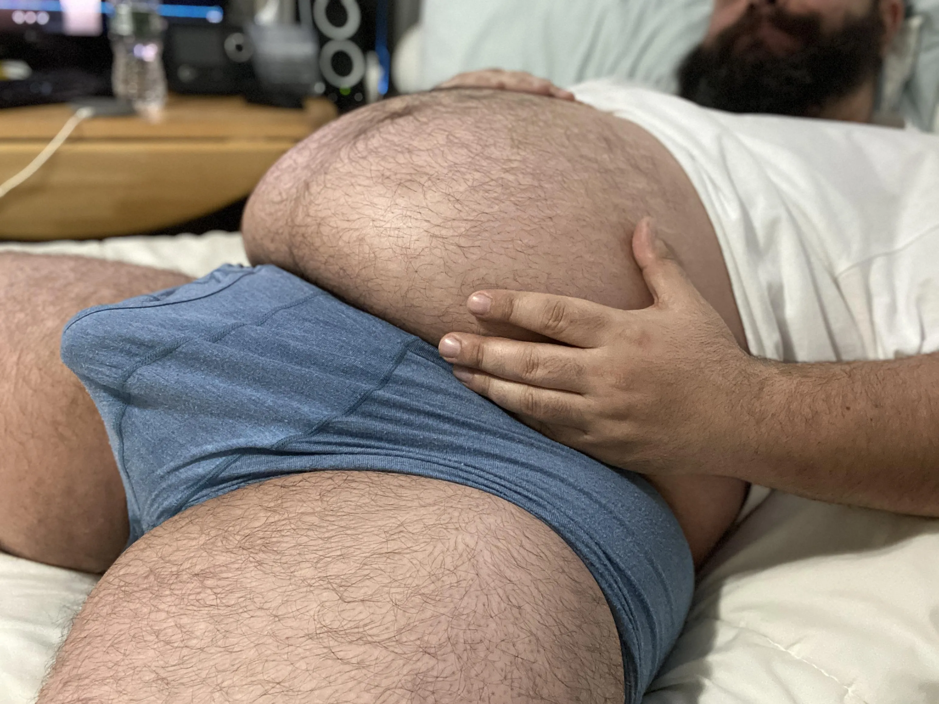 Thinking about you paying to fatten me up is exciting 😈 DM me.