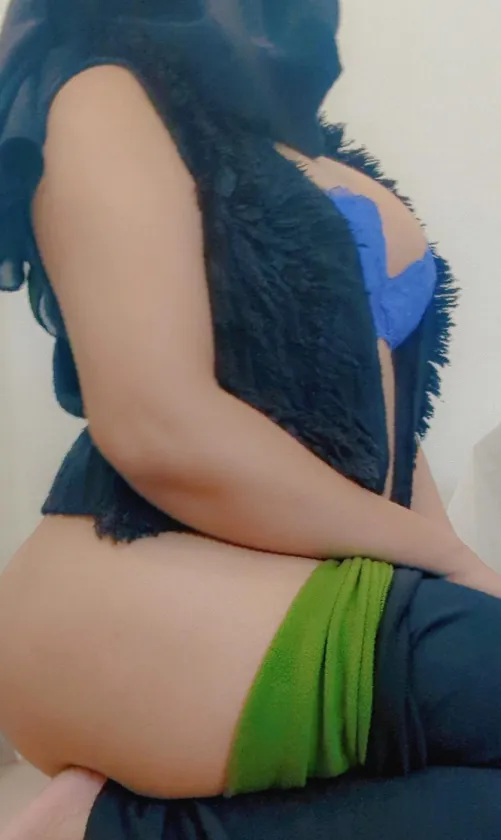 when no one's looking my hands wander south