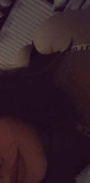 Wife’s ass is ready to daddy spank 🔥