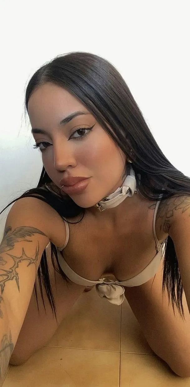 20F Maine can I blow you under the table on your office?