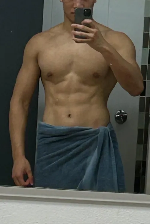 25 [M4F] strong Asian bull