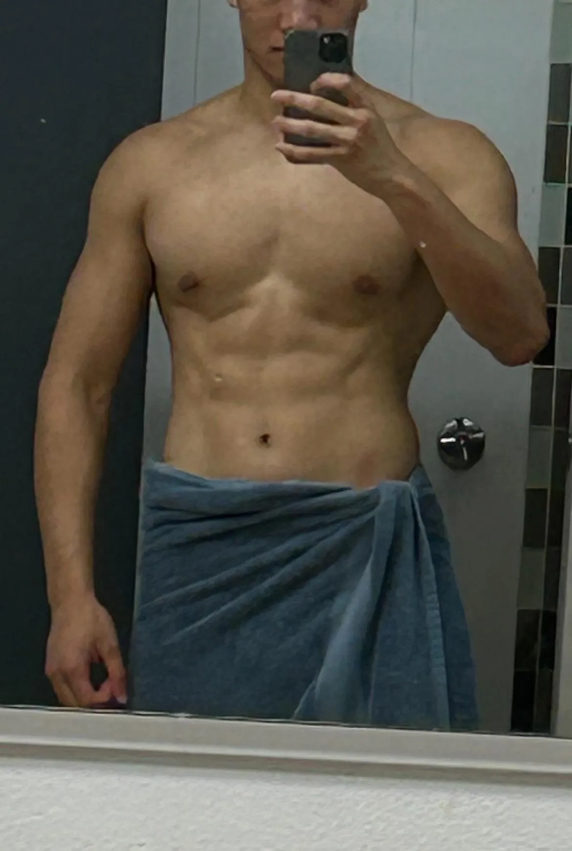 25 [M4F] strong Asian bull