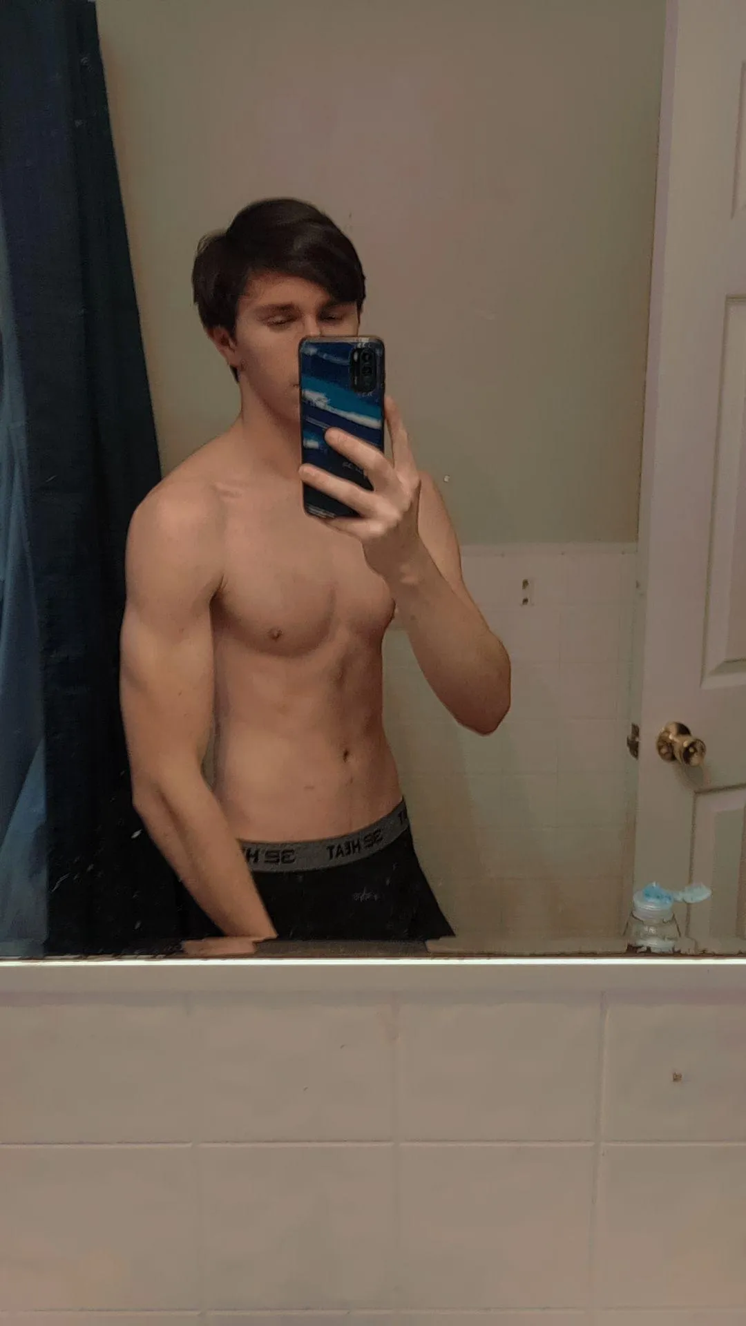 Any girl want a 18 year old guy? Can host