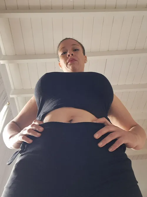 are you ready to be crushed by a giant woman?