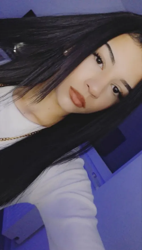 [B4D] I need a sugar daddy, pls DM me