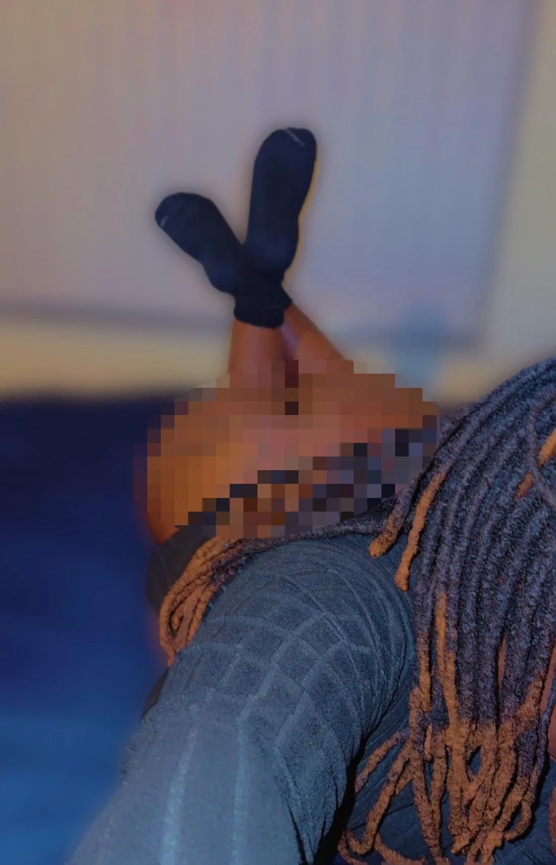 Beta brain inferiors, focus only on my socks 🤭