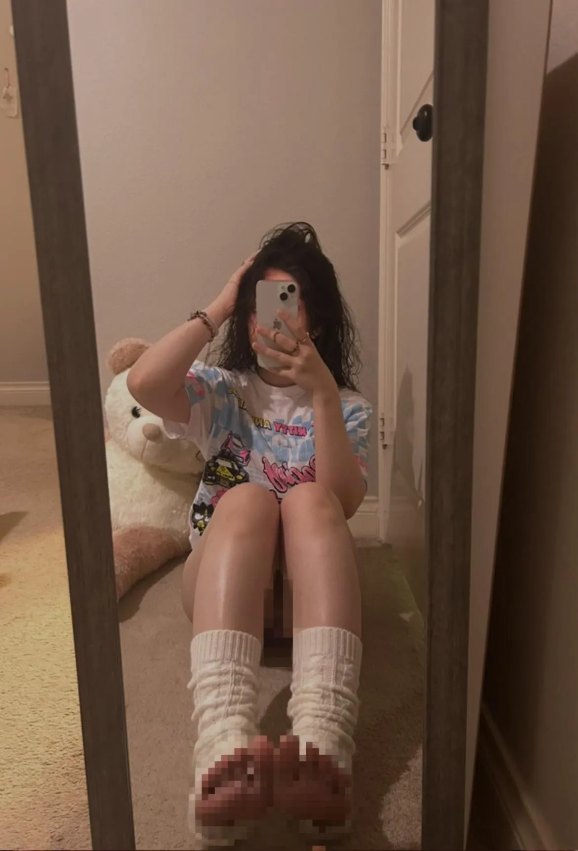 beta’s small mind can’t handle unpixelated feet 😵‍💫