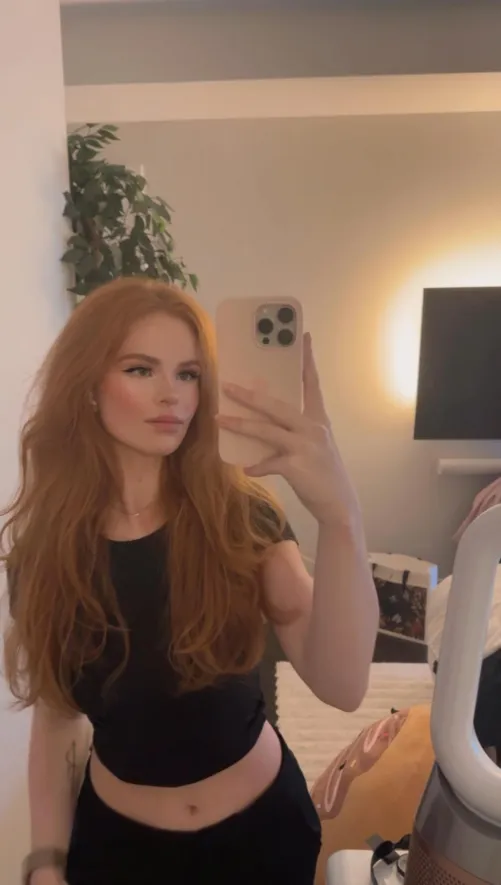 Black isn't my fave colour but it looks so good on me c: