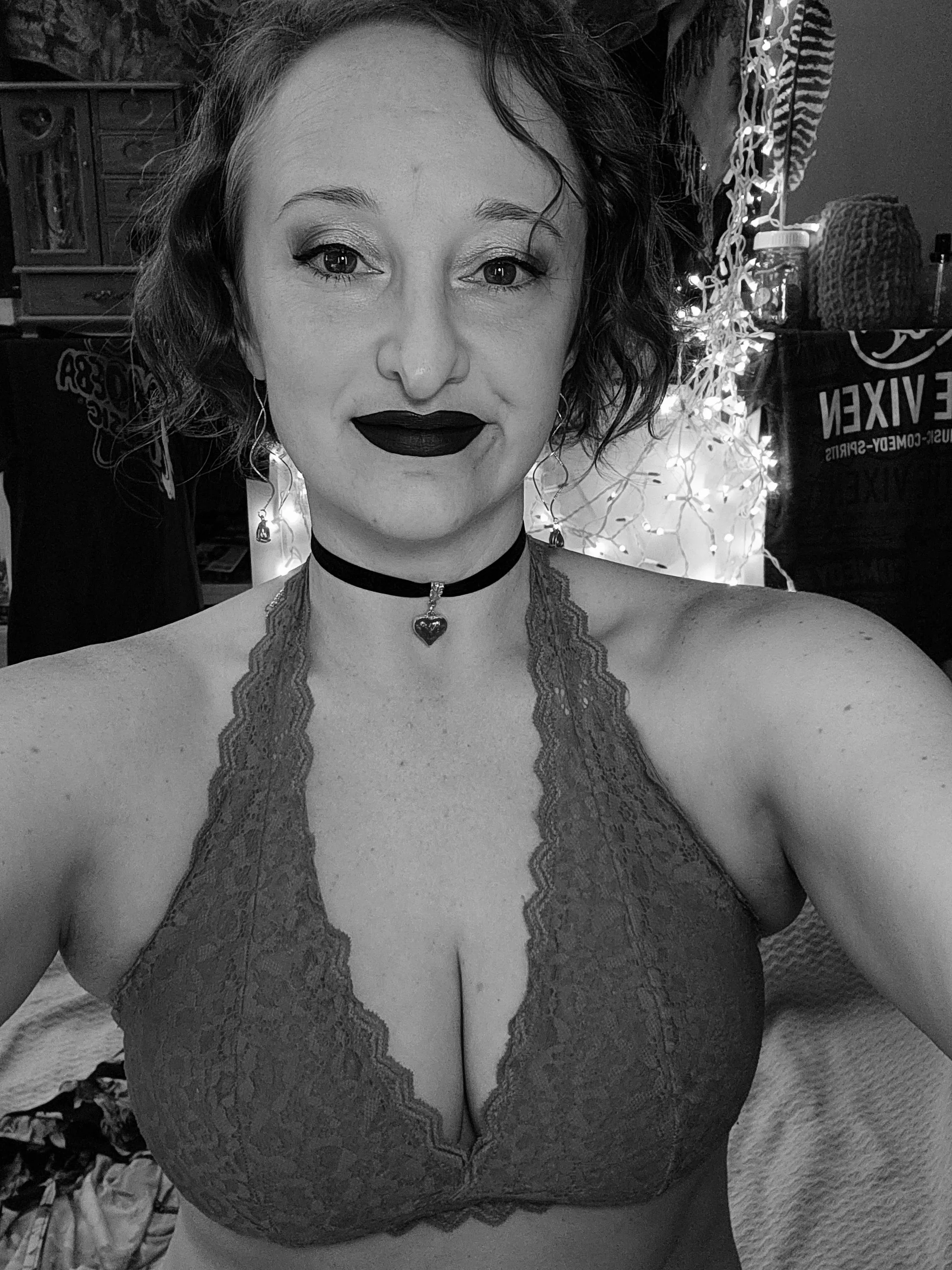 (EDS) Happy momonchrome Monday