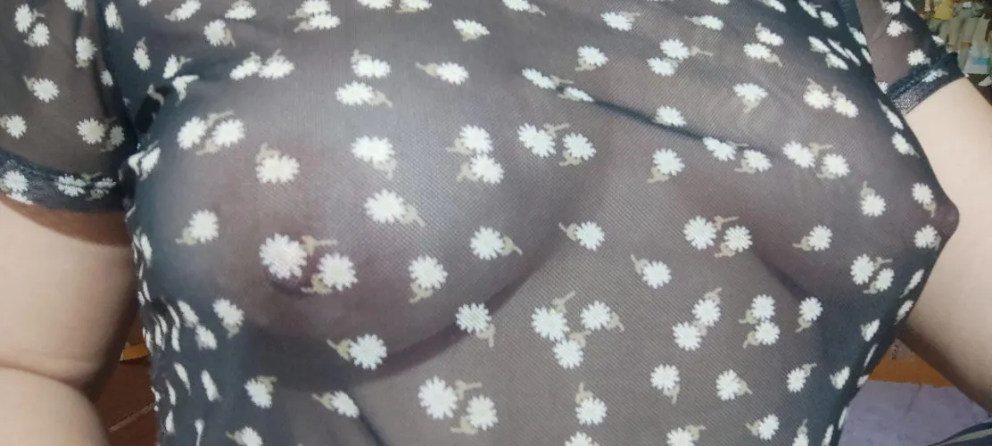 [f] me gustaría salir a pasear con esa polera