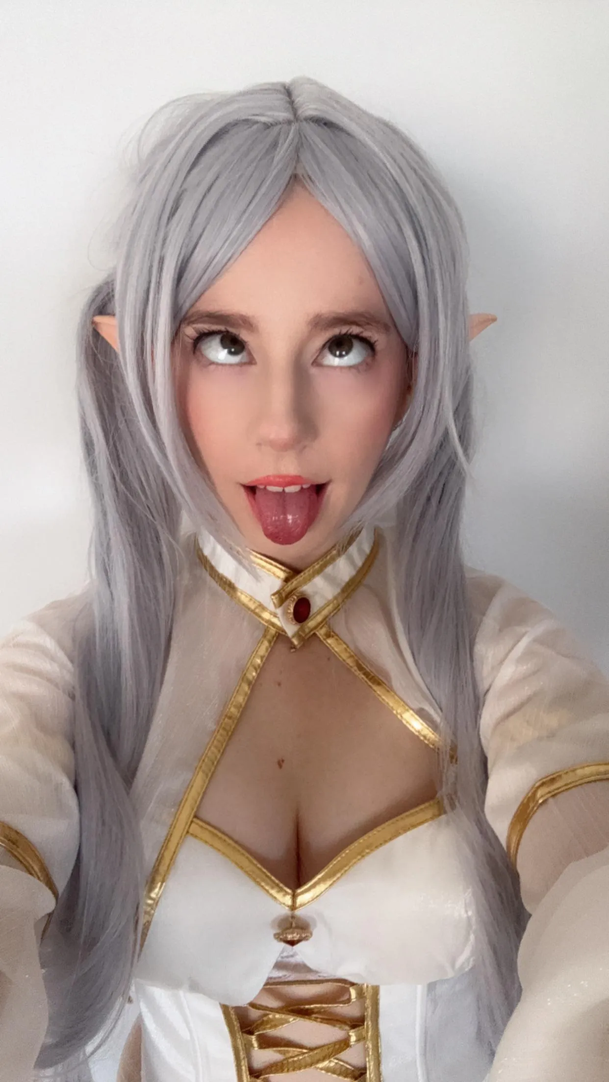 Frieren by Ellie Skywalker