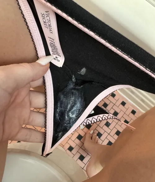 Go on .. lick it .. I know you want to 😋