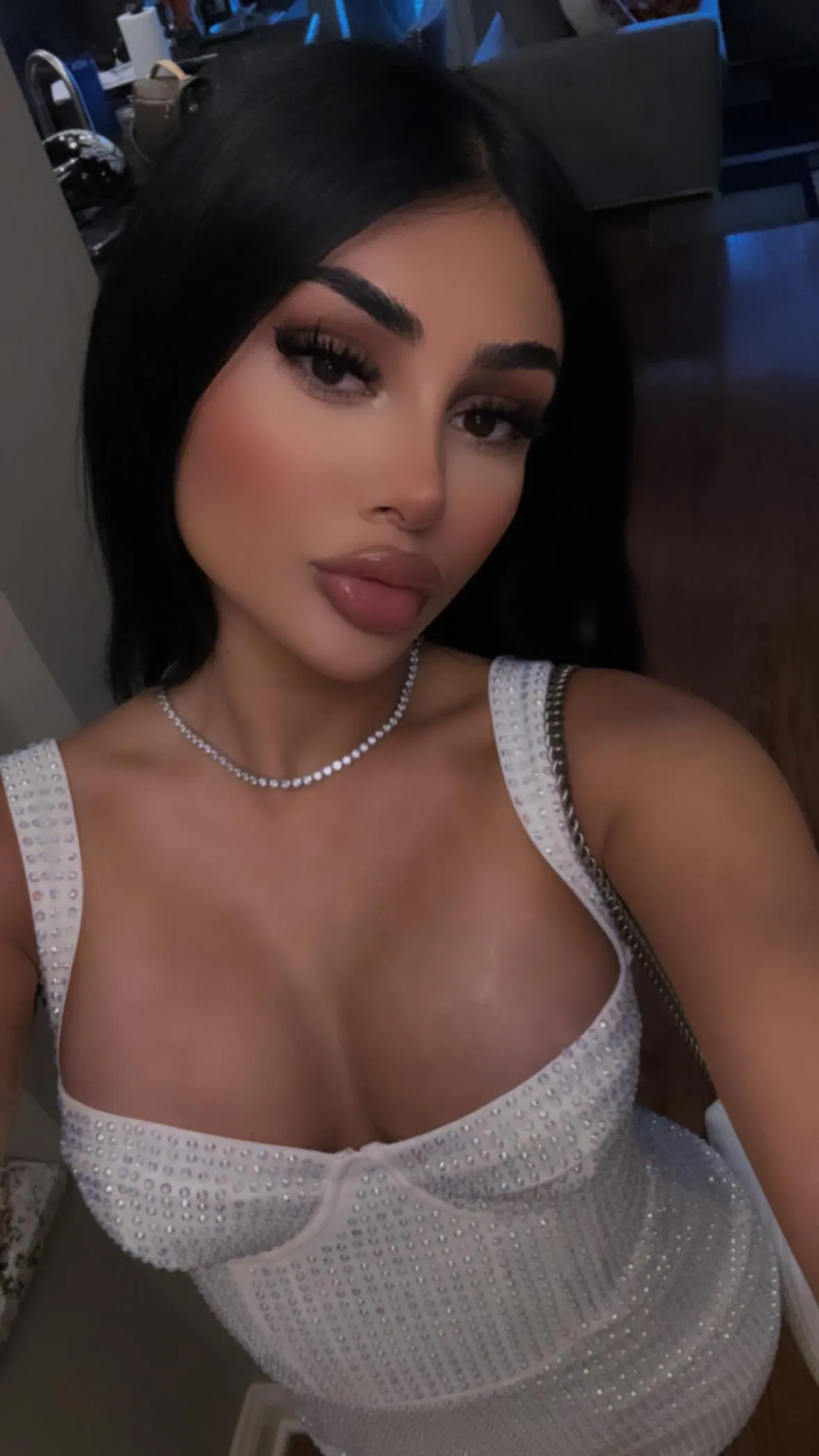 If I was your best friend would u still hit? No one has to find out🤭