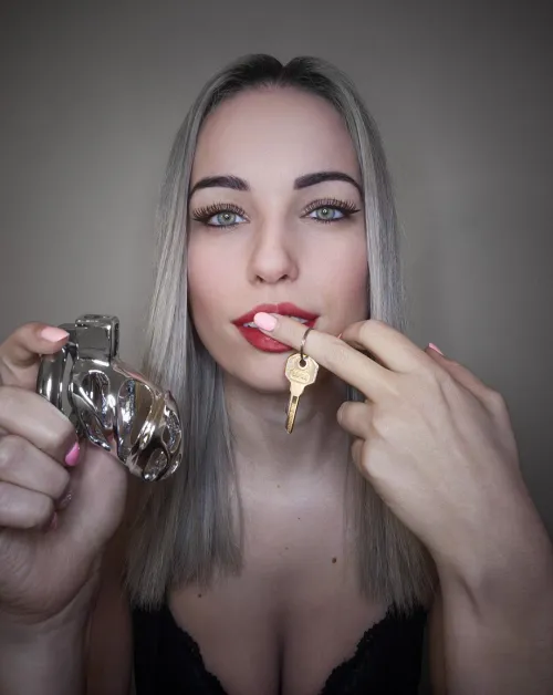 If you are smaller than 7 inches, you belong in a tiny tight cage