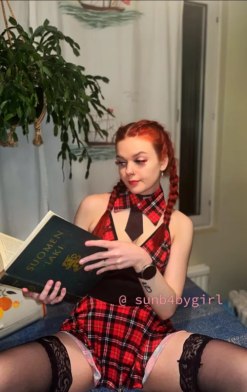 Jos olisin sun koulutyttö, olisiks mun herra opettaja?🤭