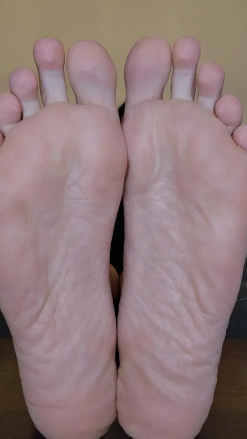 Lick from heel to toe 👅