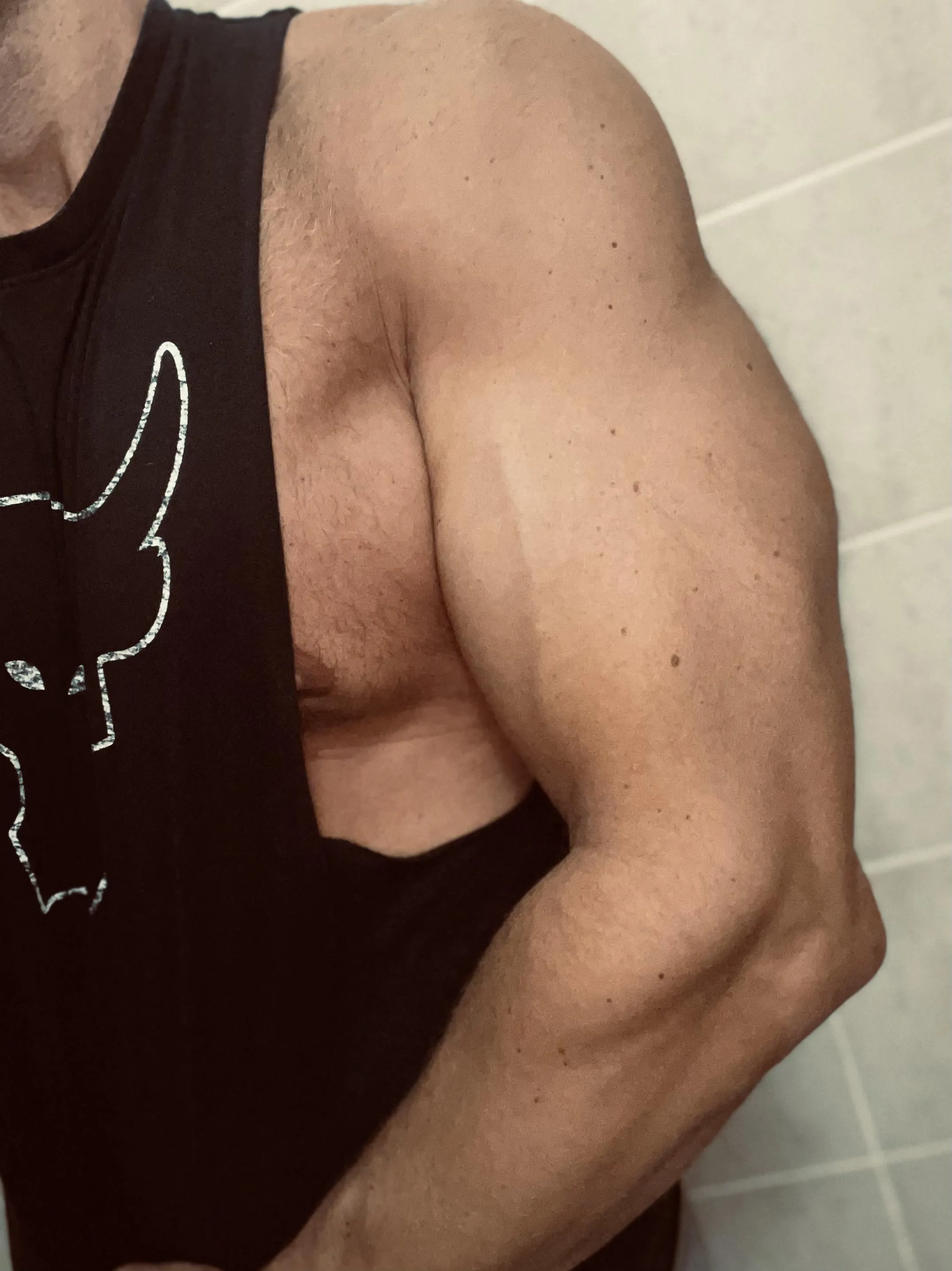 Love wearing sleeveless 😉