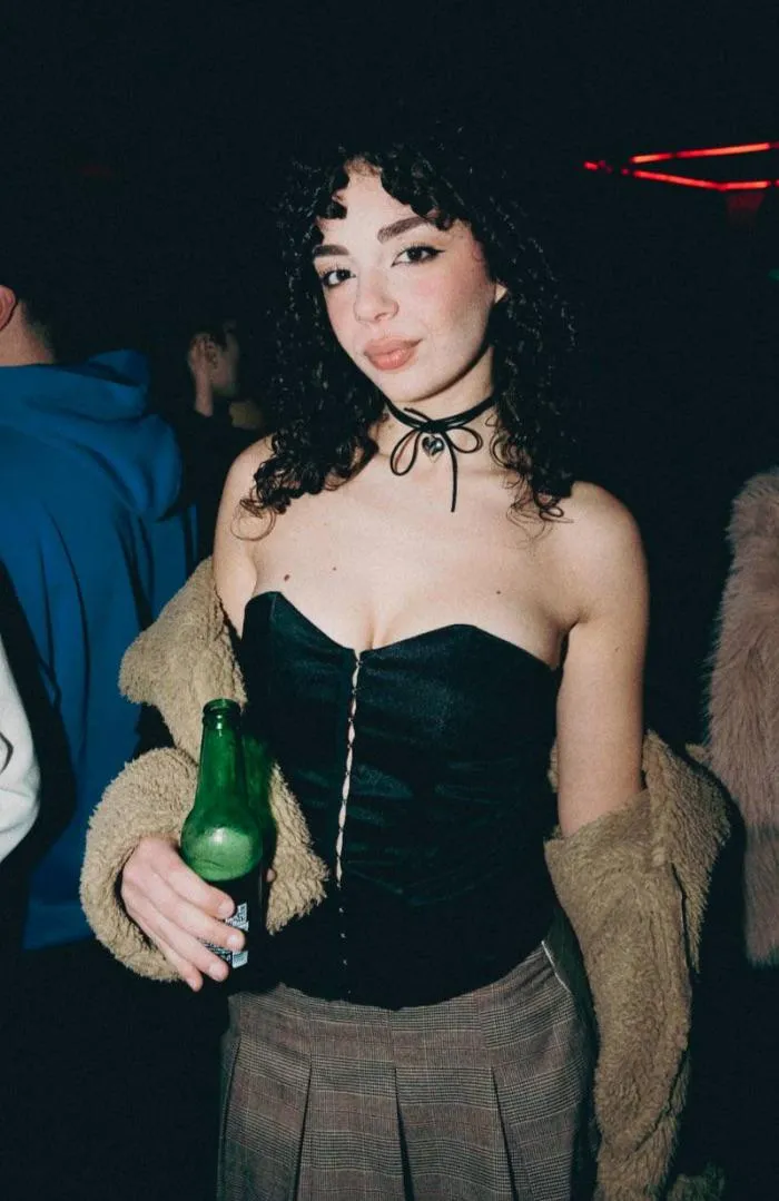 Sara la ciucciacazzi…che labbrone😍