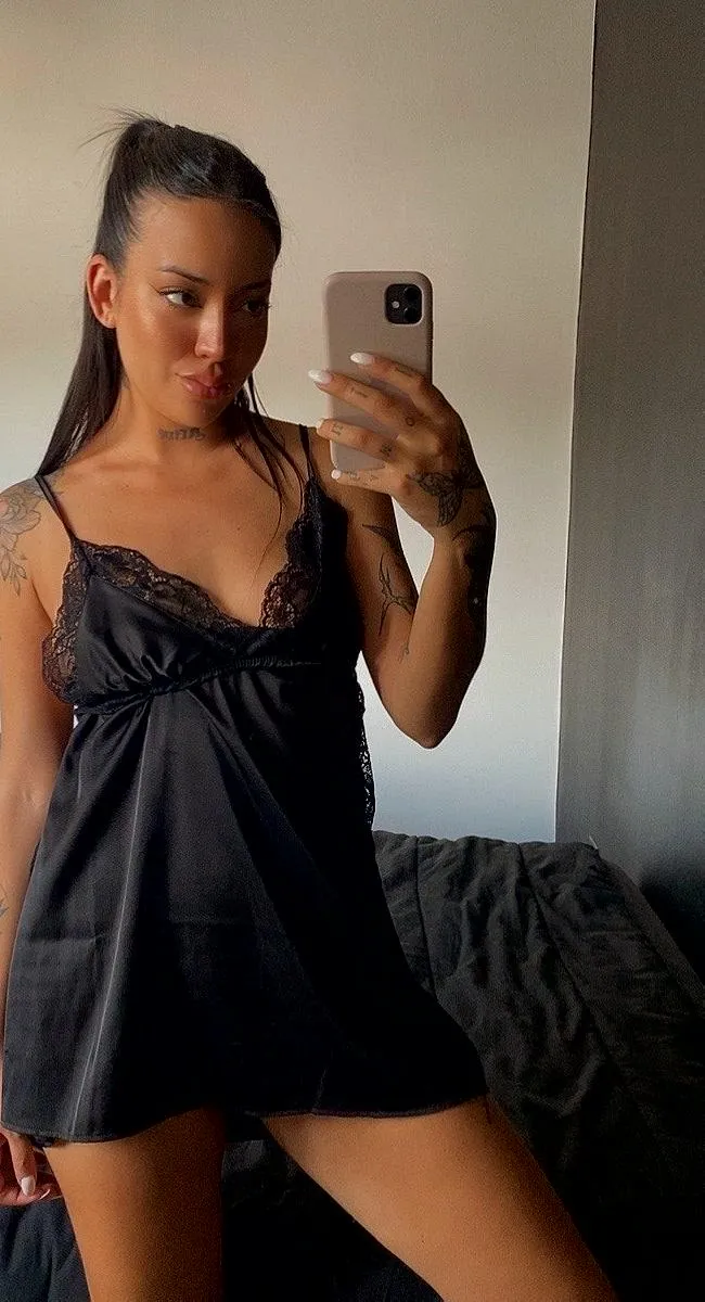 Sembra sexy con questa lingerie. sei d'accordo?